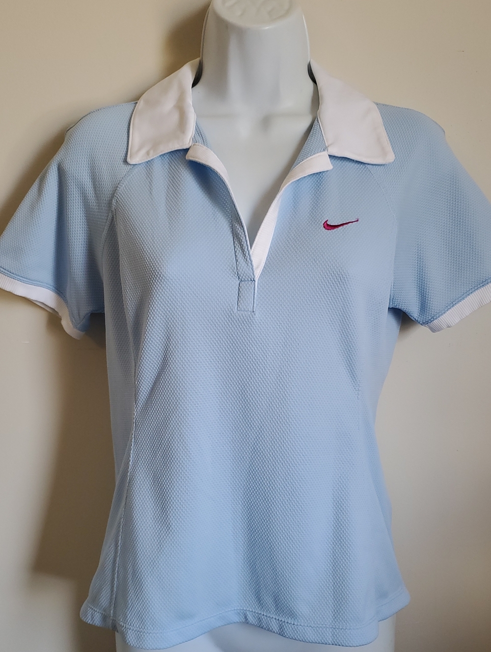 Nike Sphere Dry Light Blue White Collar and Pink Swoosh. Vintage
